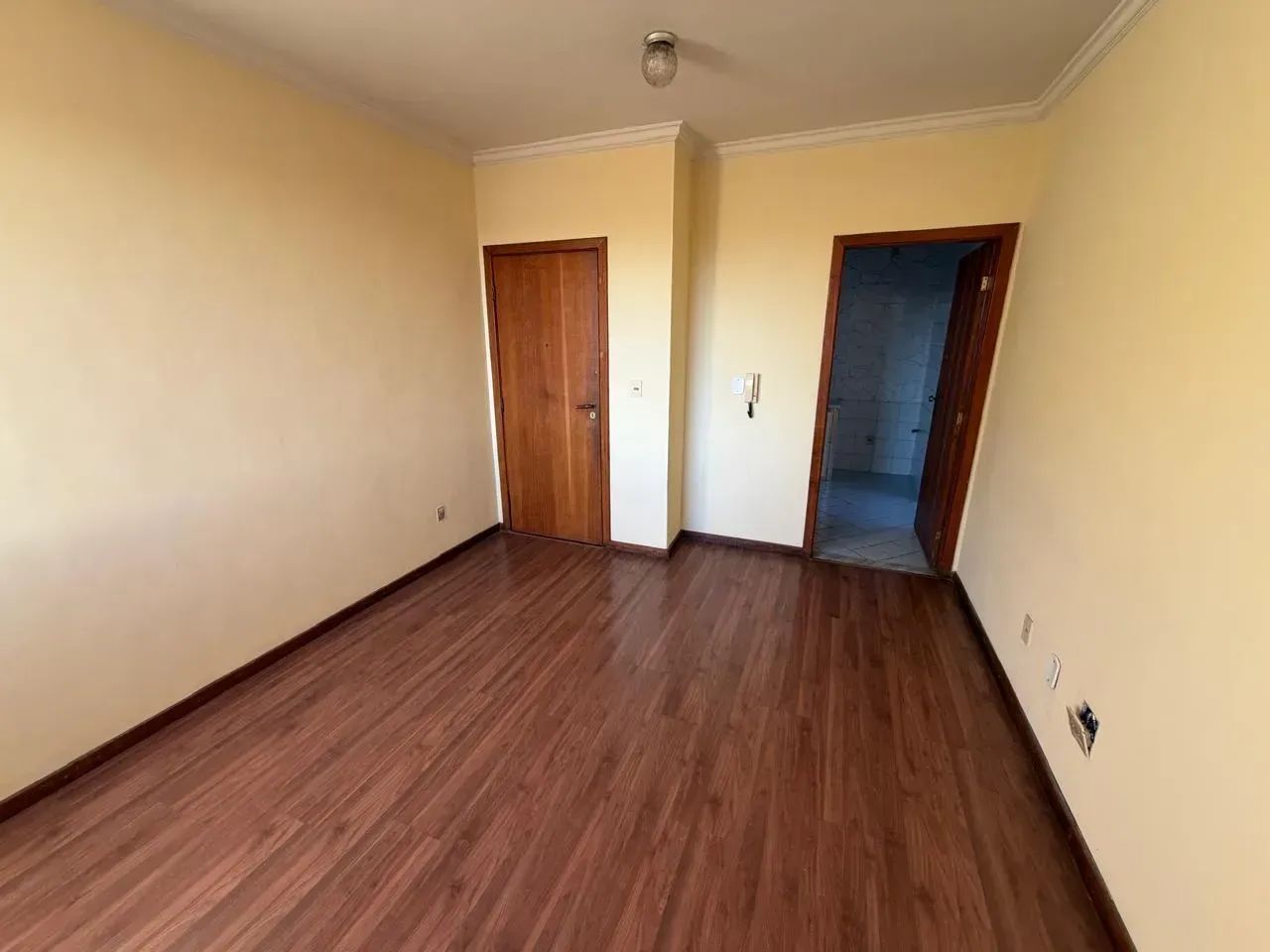 Apartamento de 3 quartos, amplo e bem cuidado  pronto para morar! - Foto 2