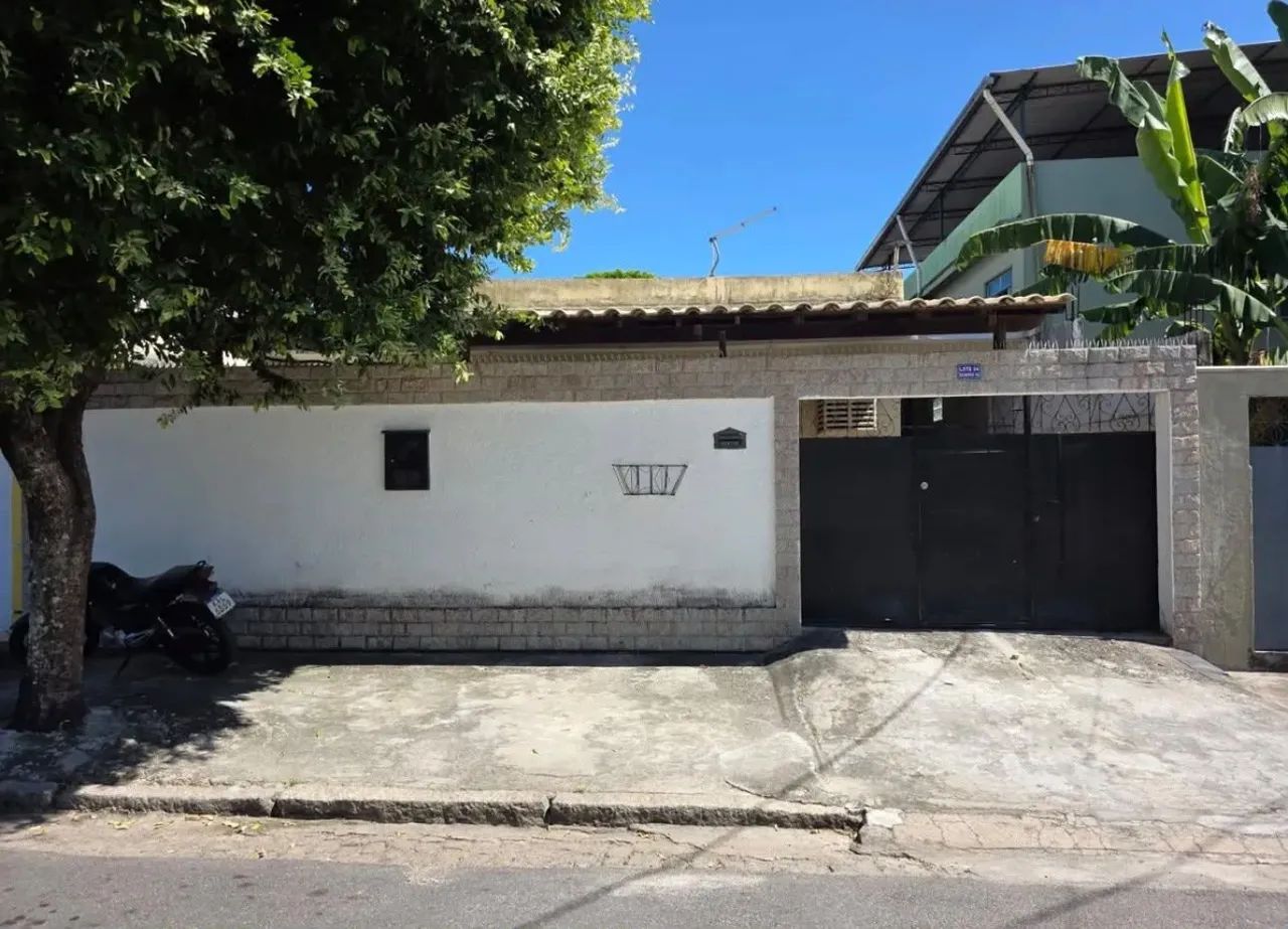 Casa no Geisel, Próximo a principal.