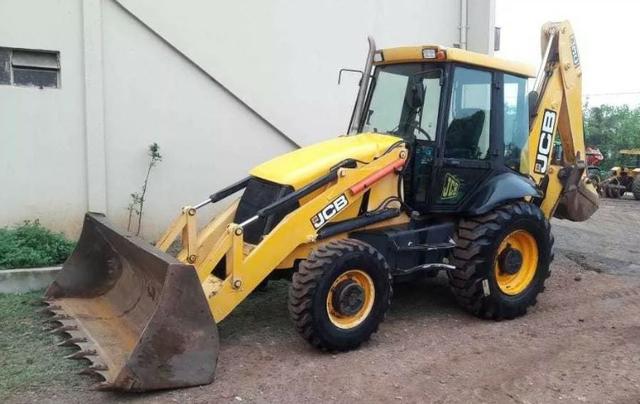 Retro Escavadeira Jcb 3c Plus Ano 2011 Tração 4x4 Cabinada - Foto 2