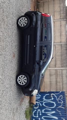 Vendo Fiat uno vivace 2011/11 ou troco mais volta