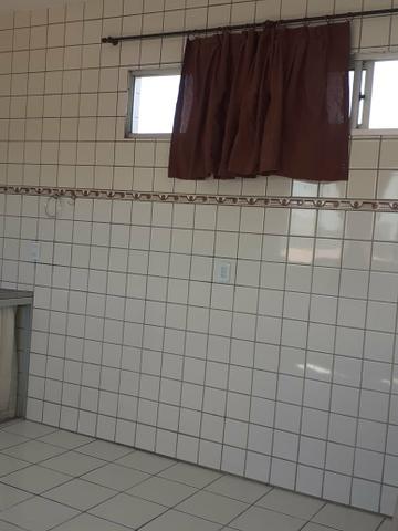 Ampla Kitnet 62m com excelente localização - Foto 12