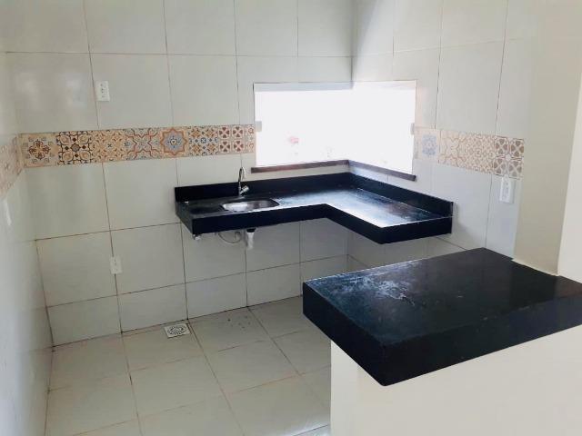 Linda casa 3 quartos 2 banheiros fino acabamento com documentação inclusa - Foto 4
