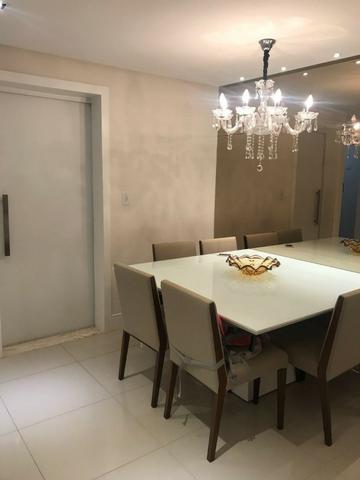 Apto Leste com Vista livre e totalmente Reformado - Foto 2