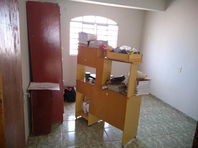 Vendo ótimo prédio com três apartamentos e uma casa de fundos - Foto 15