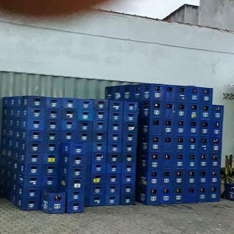 Vendo vasilhame de litrao e litrinho favor ler a descrição - Foto 2