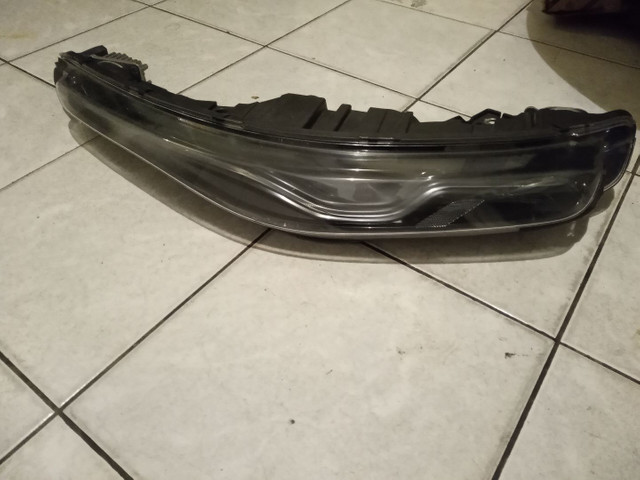 Farol direito Fiat Toro (completo)