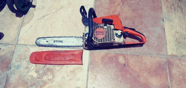 Motoserra STIHL 210 funcionando muito bem