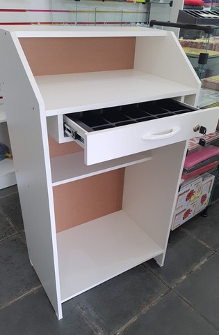 Balcão Caixa Novo com gaveta e chaves