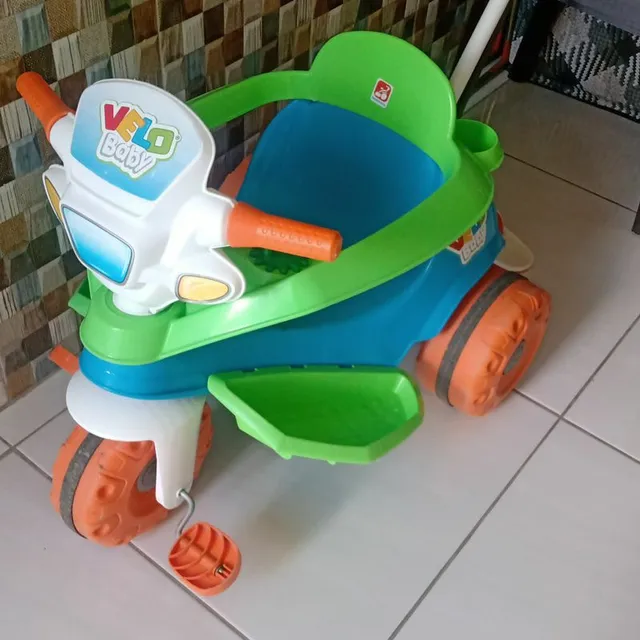 Triciclo Infantil Reclinável com Capota Velobaby Bandeirante - Faz a Boa!