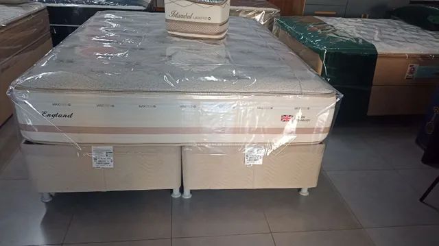 Cama Queen e colchão de mola  Herval