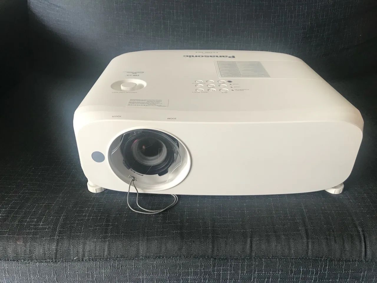 Vendo PROJETOR PANASONIC PTVX 600u 5.500 Lumens