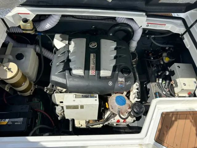 Lancha Focker 255 GTO Ano 2022 com motor de Centro Mercruiser 260HP Carreta de Enc - Foto 6