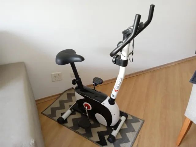 Bicicleta ergométrica Kikos KV 3.1i Magnética - 8 Níveis de Esforço em Aço Branco - Foto 5