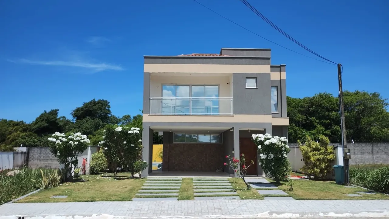 Casa Duplex com 4 suítes, cond. Fechado, piscina e energia solar