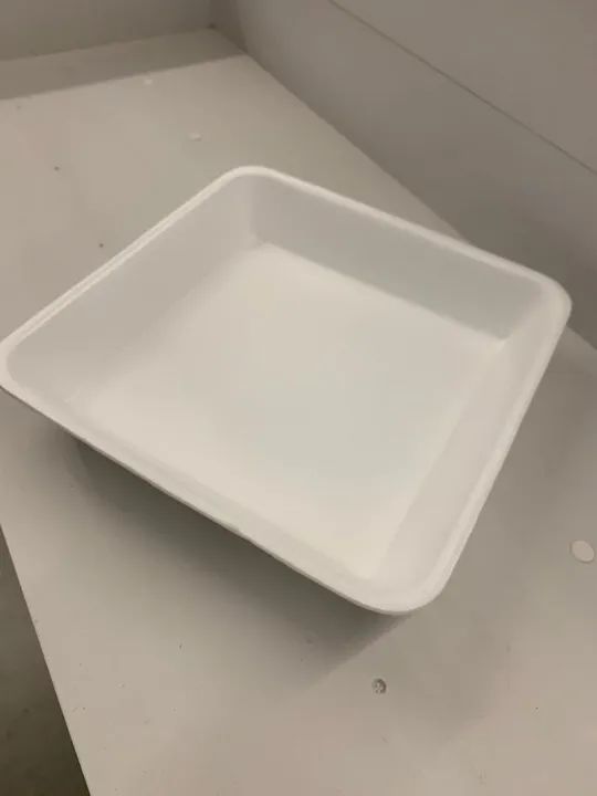 Bandeja branca de isopor - Foto 6