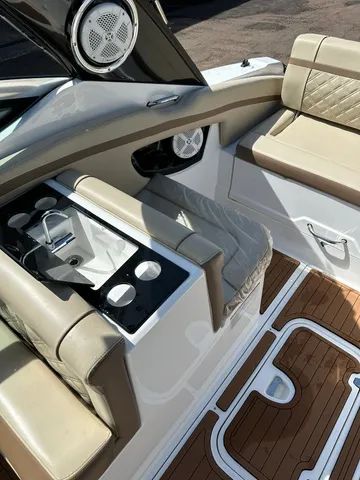 Lancha Focker 255 GTO Ano 2022 com motor de Centro Mercruiser 260HP Carreta de Enc - Foto 7