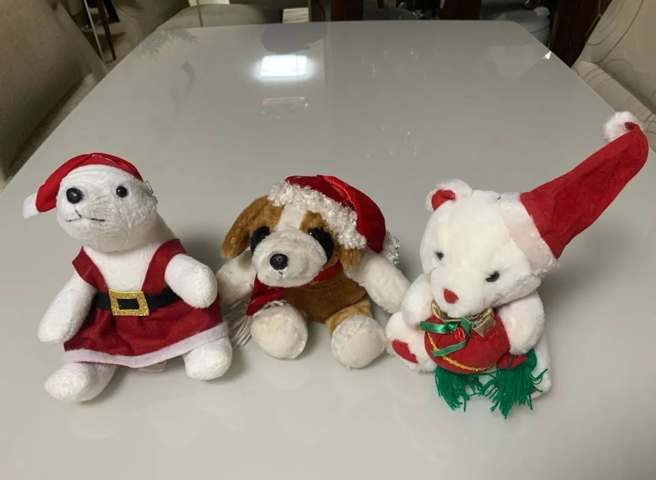 3 bichinhos de pelúcia 