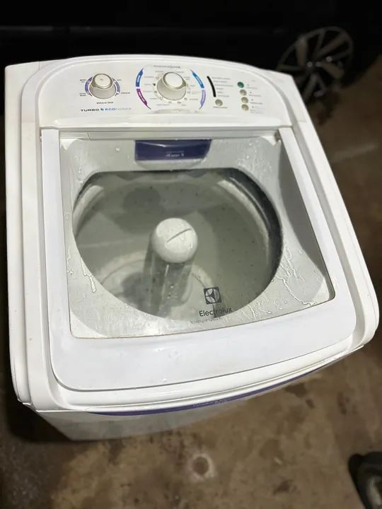 Máquina de lavar Eletrolux 15 kg semi nova - Foto 2