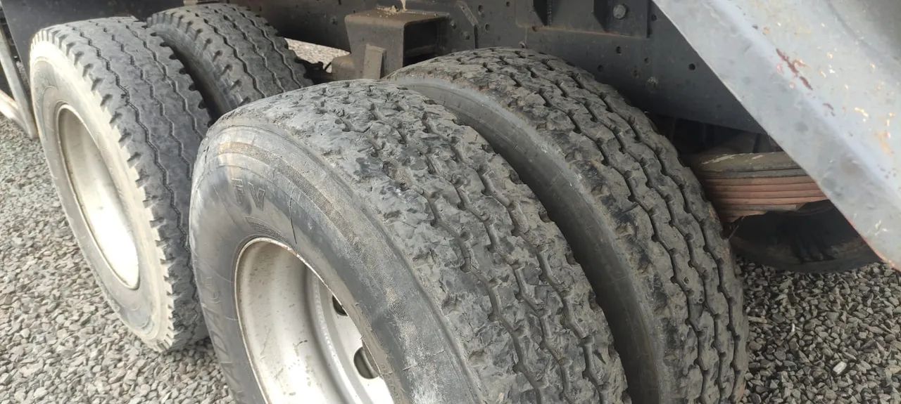 IVECO 450E32 Caçamba Ano 2008 6x2 - Foto 3