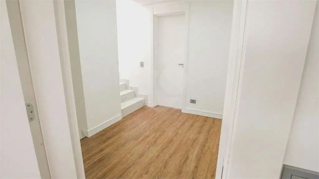 Sobrado para venda possui 190 metros quadrados com 4 quartos em Santa Cândida - Curitiba - - Foto 3