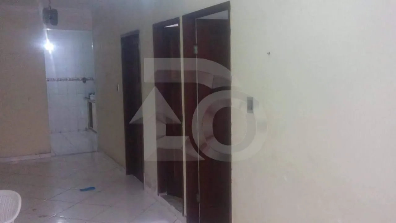 Casa no Bairro Industrial com Amplo Espaço Interno e 3 Banheiros