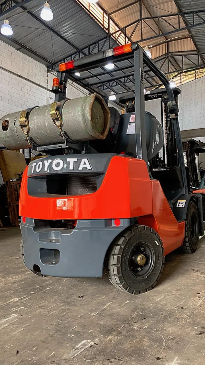 Empilhadeira Toyota  - Foto 5