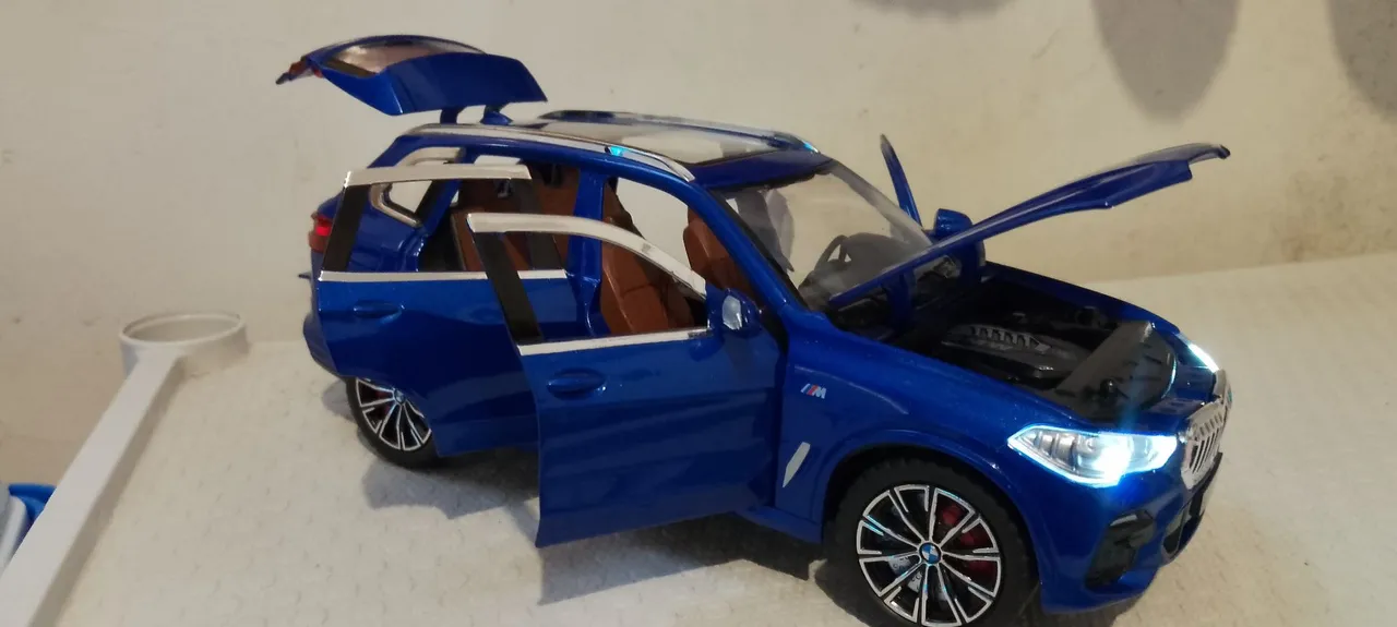 Miniatura BMW X5 M Azul