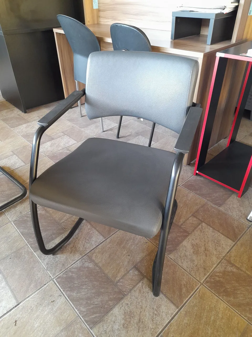Cadeira poltrona Cavaletti- em perfeito estado