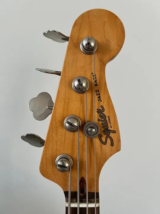 Baixo Fender Squier Jazz Bass Sunburst - Foto 3