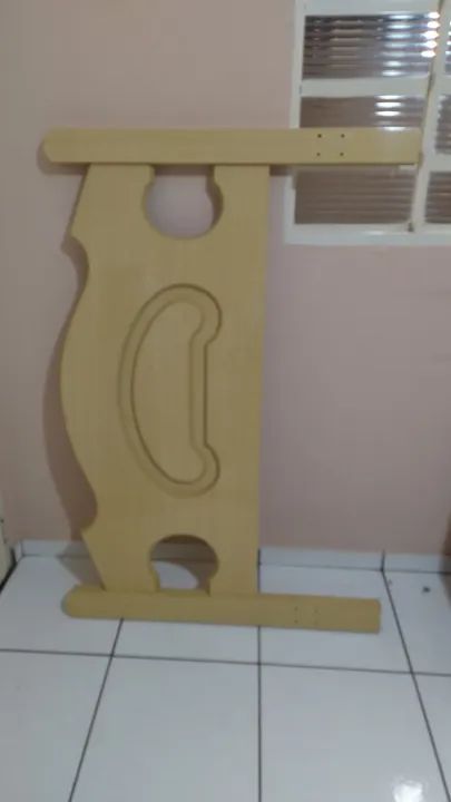 Cama de casal em madeira e com colchão  - Foto 2