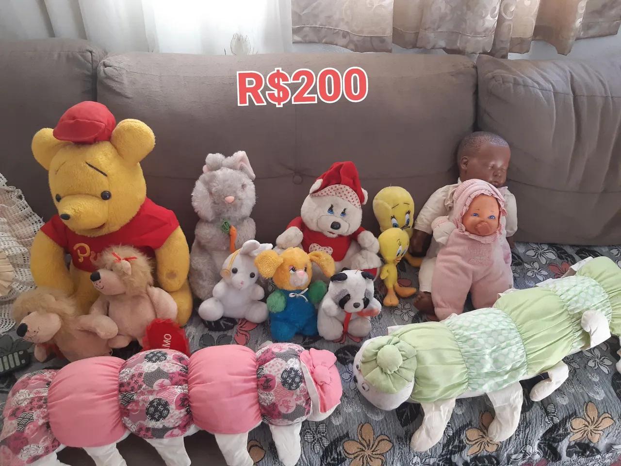 Lote de pelúcias e brinquedos variados