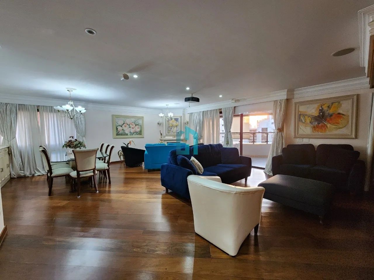 Apartamento mobiliado para locação em Moema com 4 suites