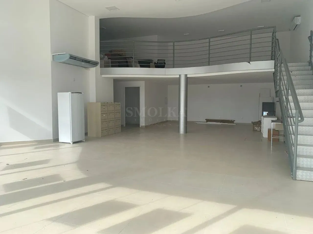 Sala comercial com 250 m2 Itacorubi