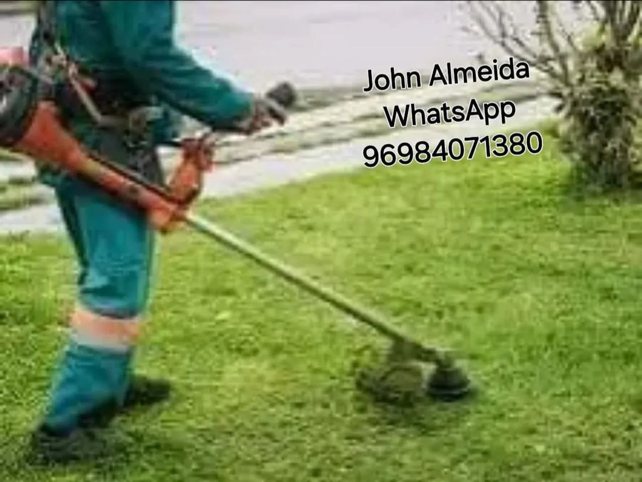 Trabalho com limpeza na roçadeira en poço amazonas