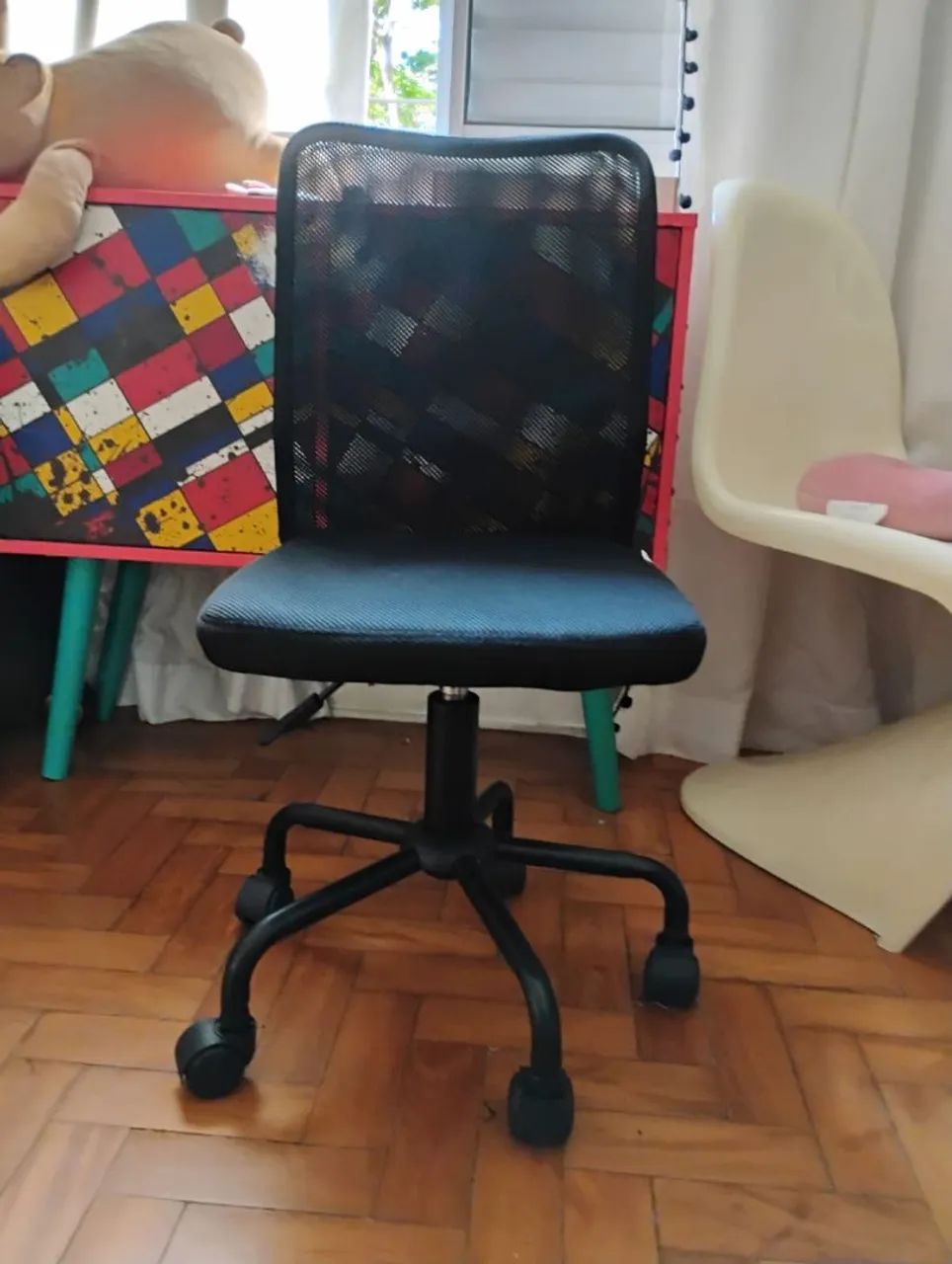 Cadeira de Escritório Ergonômica Preta tok stok  - Foto 2