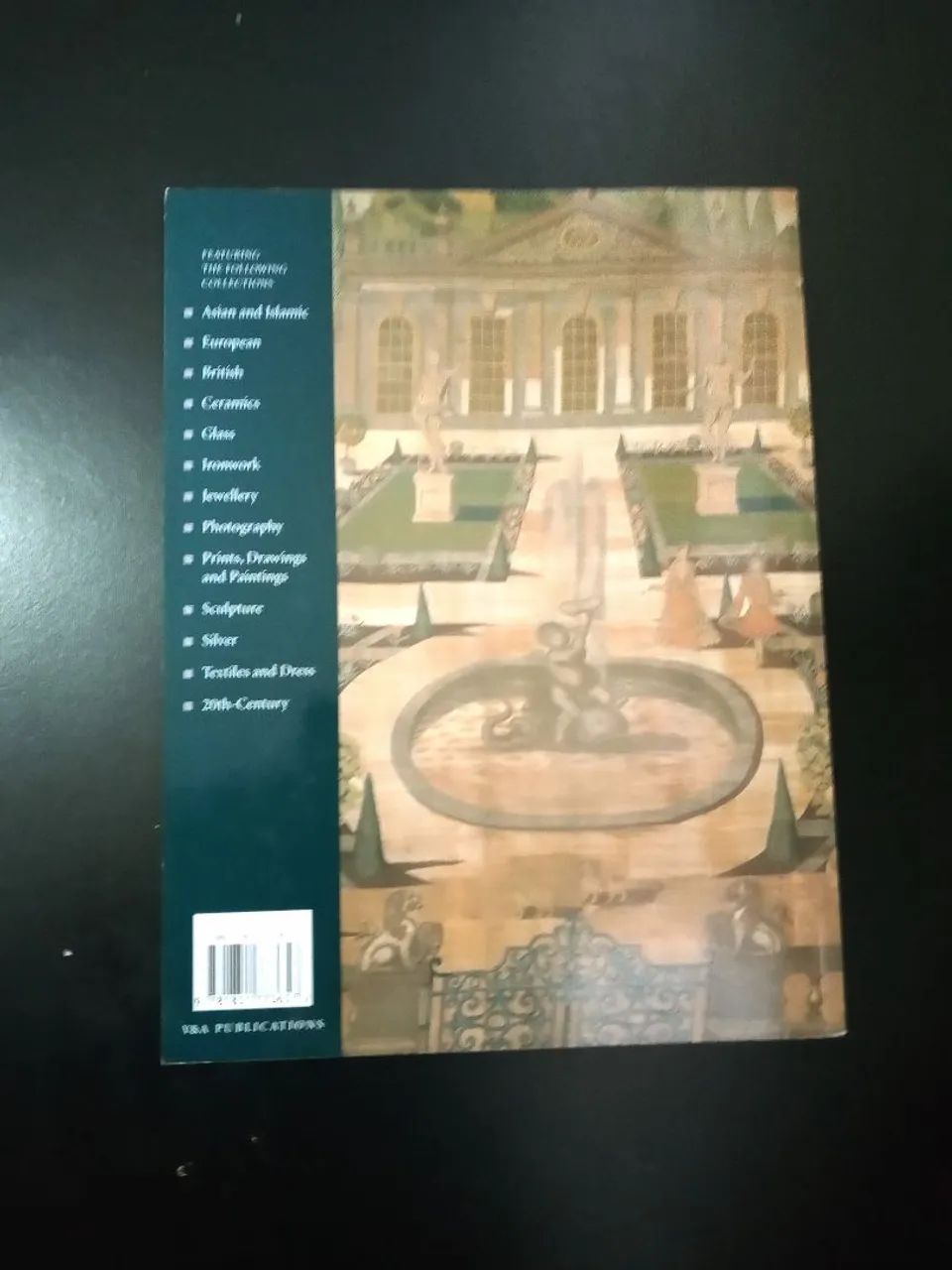 V&A: A Hundred Highlights - Livro - Foto 3
