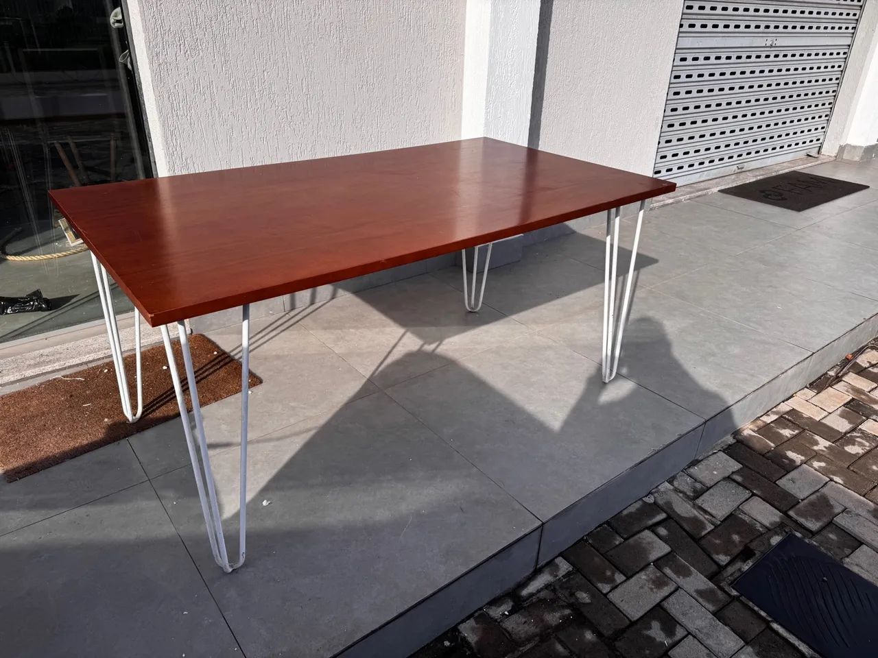 Mesa de centro com pés de ferro - Foto 2