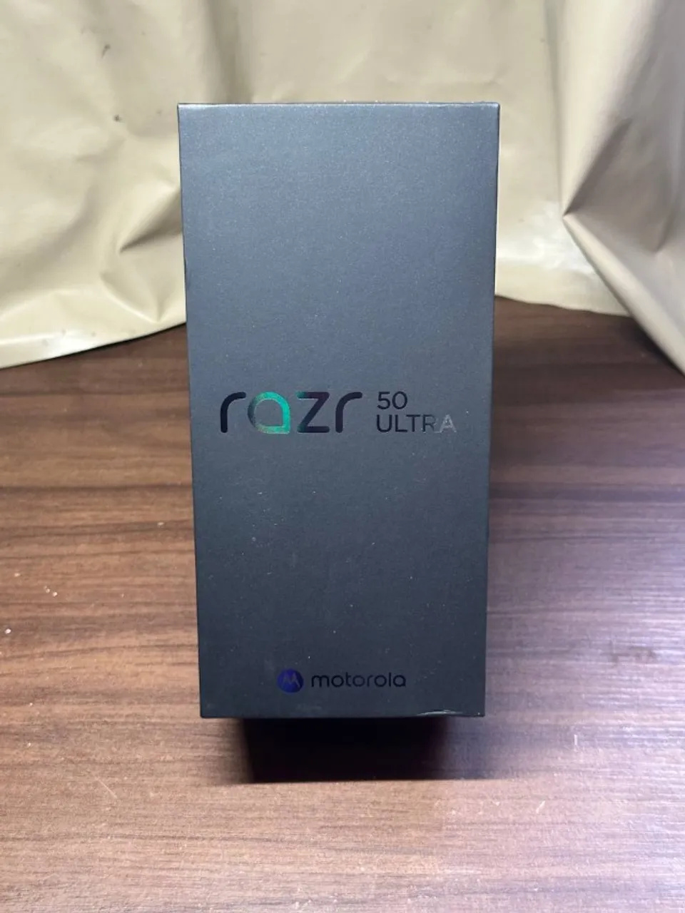 Motorola Razr 50 Ultra 512GB 12GB Lacrado ! Novo ! Nota Fiscal 1 ano de Garantia