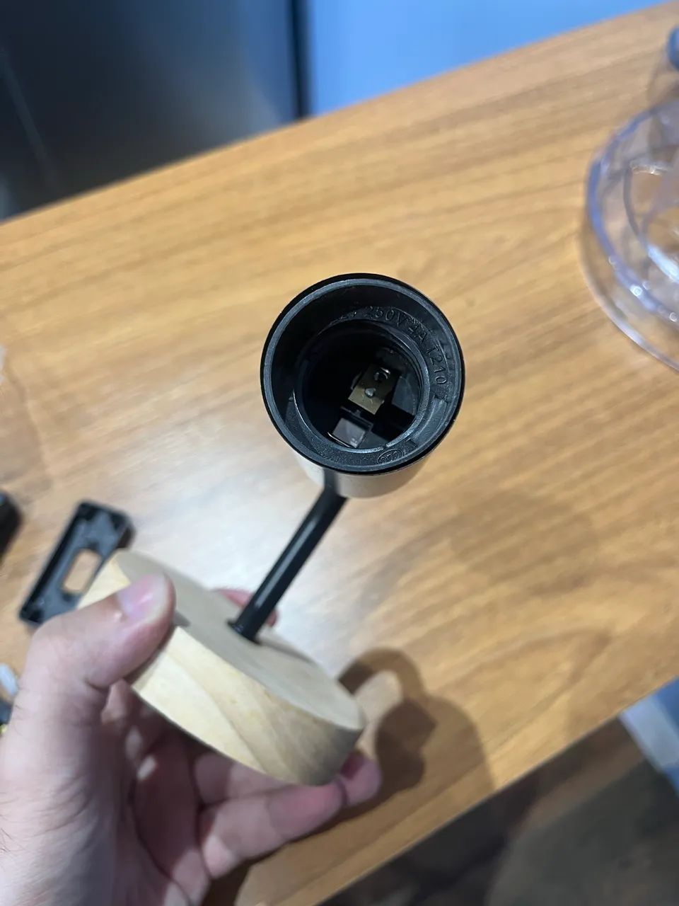 Arandela Luminaria Retrô Industrial Vintage Metal e Madeira - Foto 3