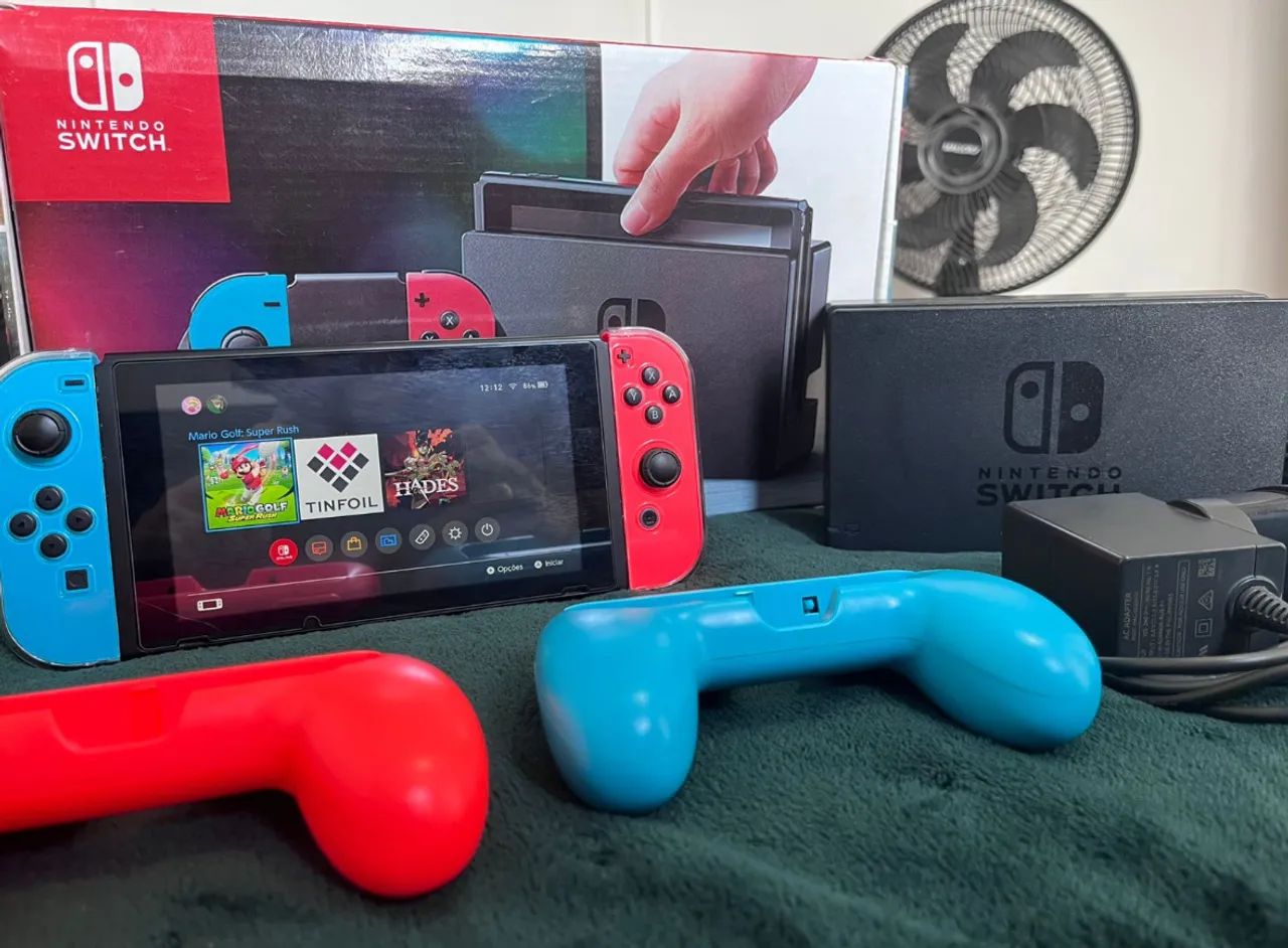Nintendo Switch V2 desbloqueado com acessórios 