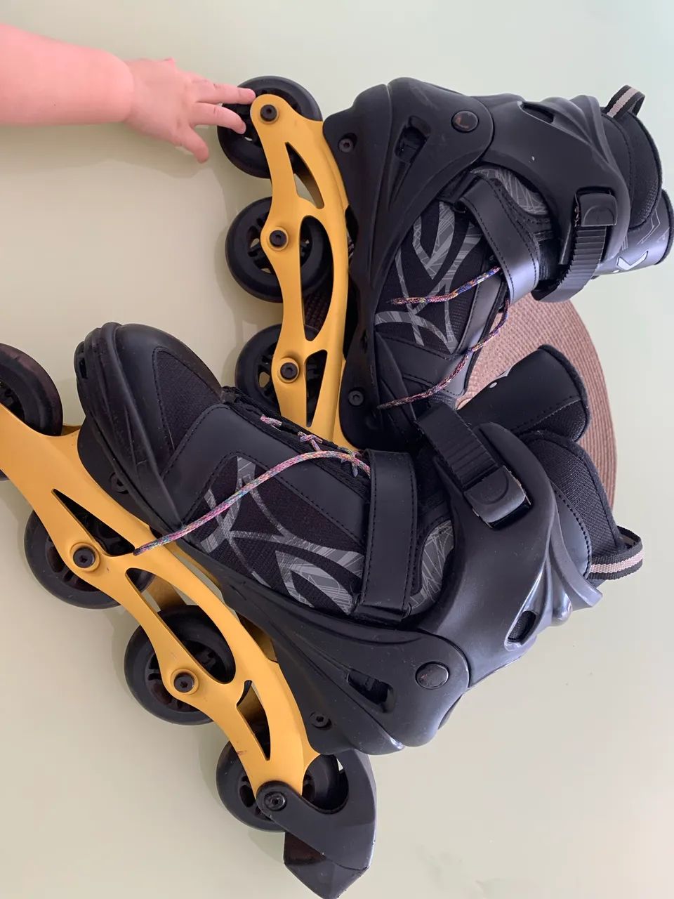 Patins Oxer preto e dourado  - Foto 5