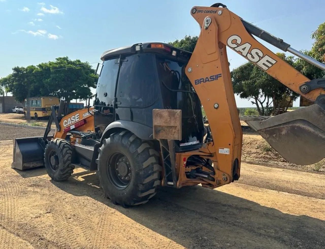 Retroescavadeira Case 580 N 2023 - Foto 4