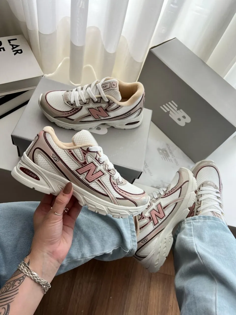 Tênis New Balance 1906R - Rosa e Branco