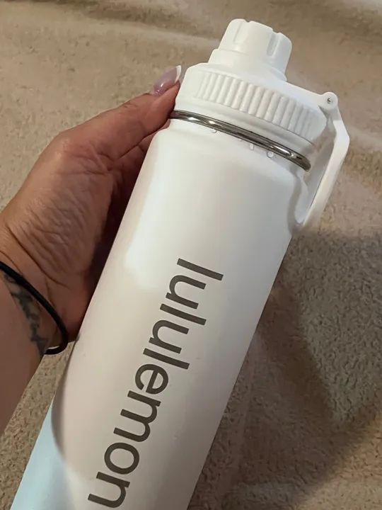 Garrafa de água Lululemon - 700ml - Foto 2