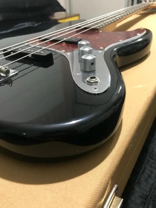 ACEITO TROCAS - Contrabaixo Fender Jazz Bass Standard 1995 - Foto 3
