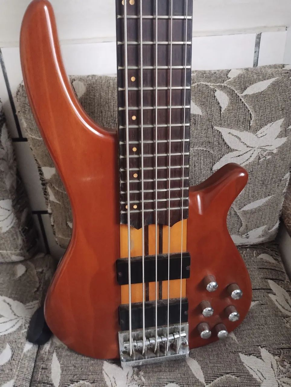 Contra baixo de 5 cordas Luthier  - Foto 6