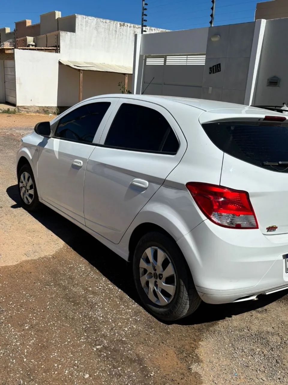 Chevrolet Onix Hatch LT 1.0 8V Flex Power Mec. 4P 2015 - Foto 2