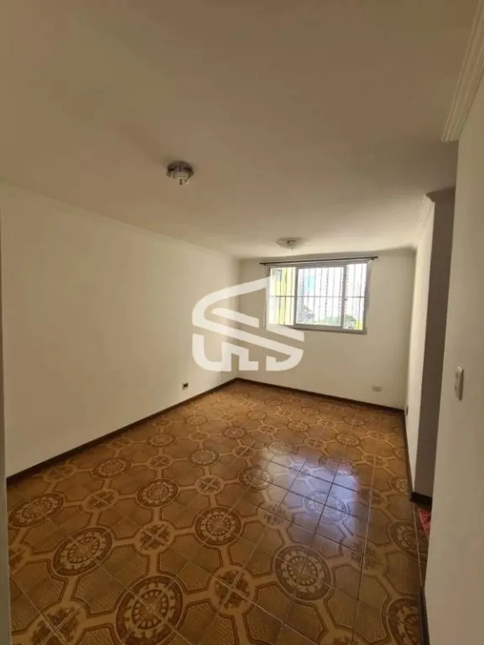 Apto para locação sendo 2 quartos, sala, cozinha, banheiro, lavanderia e 1 vaga de garagem