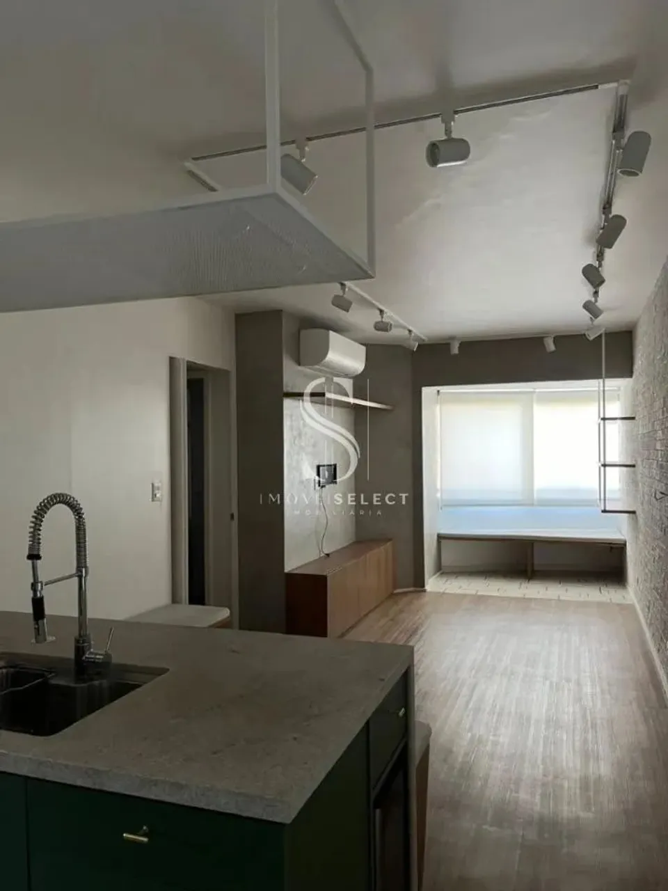EDIFICIO VICTORIA, MOEMA- APARTAMENTO DE 74m² COM 3 DORMITÓRIOS , 1 SUITE E 2 VAGAS Á VEND