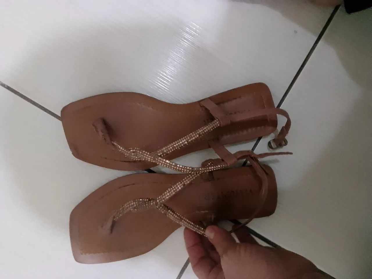 30Sandália Rasteirinha Dourada com Strass N 35 - Foto 4